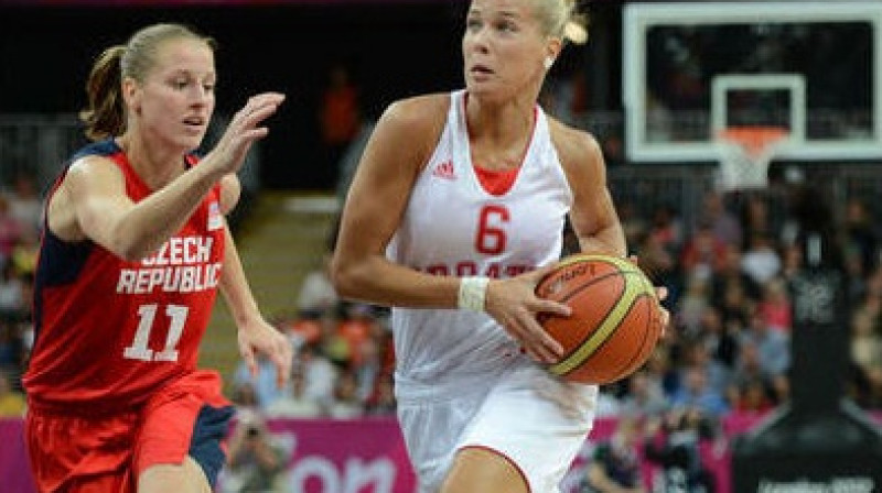 Horvātijas basketboliste Antonija Mišura spēlē pret Angolu guva 8 punktus un izcīnīja 6 atlēkušās bumbas
Foto: AP/Scanpix