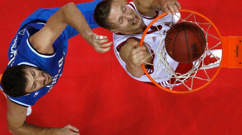 Kaspars Bērziņš noslēdz uzbrukumu spēlē pret Itāliju
Foto: pzkosz.pl