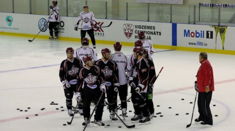 Tagad viņi krāj spēkus sezonai...

Foto: Edgars Vaivads