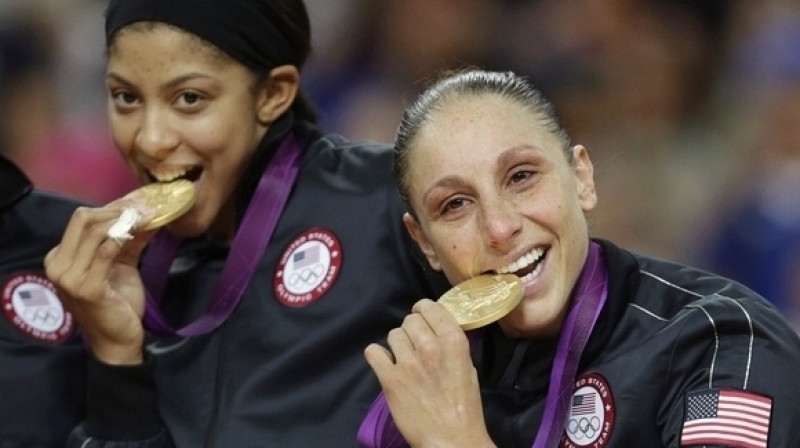 Kendisa Pārkere un Daiena Taurasi Londonā
Foto: AP/Scanpix