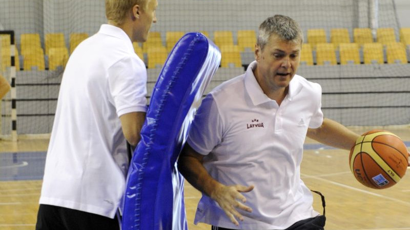 Oskars Ernšteins un Ainars Bagatskis
Foto: Romāns Kokšarovs, Sporta Avīze/f64