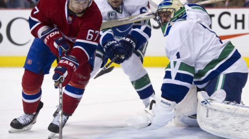 Makss Pačoretī "Canucks" vārtu priekšā
Foto: AFP/Scanpix