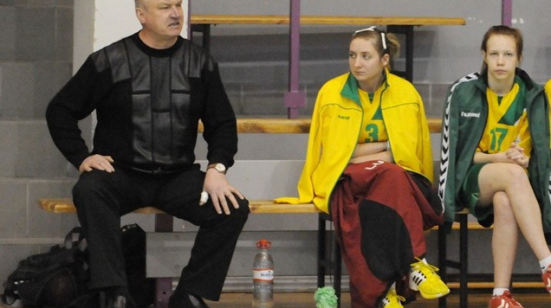 Antons Gendelis (pa kreisi)
Foto: Jānis Slišāns