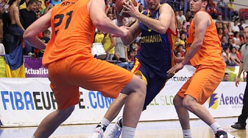 Rumānija uzbrukumā 
Foto: FIBA Europe