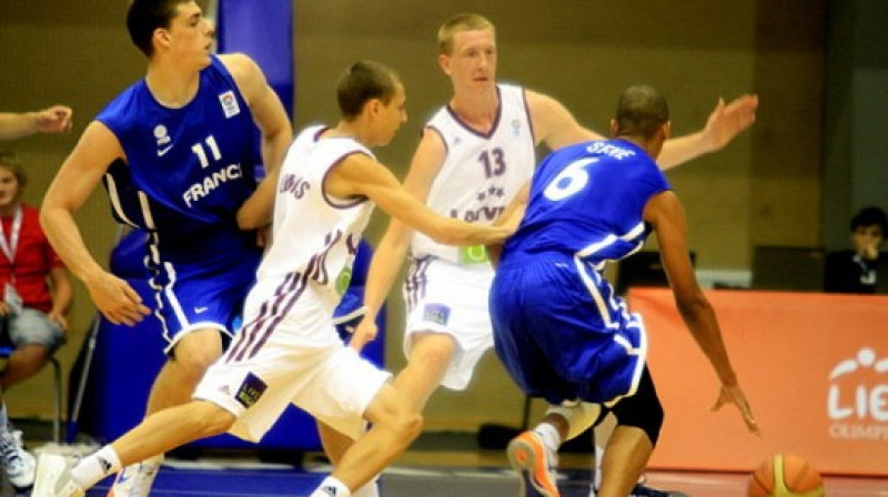 Rolands Šmits aizsardzībā
Foto: Juris Kalniņš