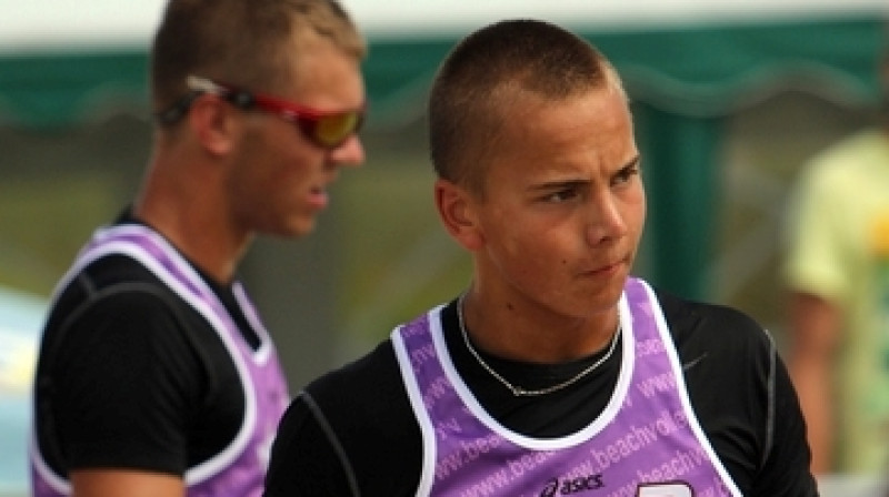Edvarts Buivids un Reinis Pekmanis
Foto beachvolley.lv