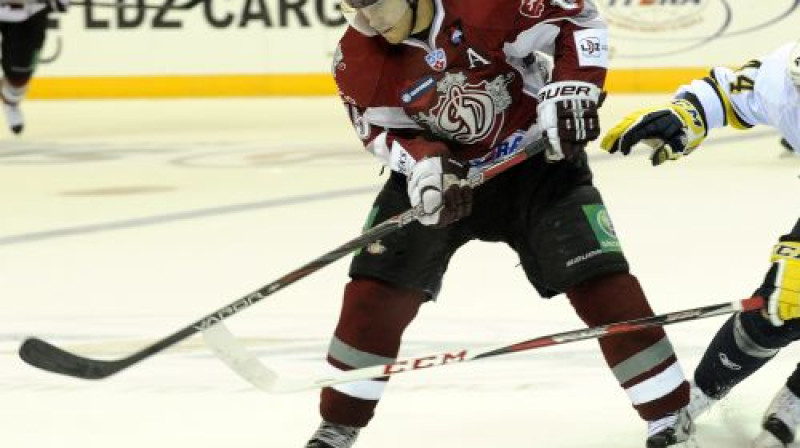 Vai Mārtiņš Karsums spēs turpināt uguņošanu?
Foto: Romāns Kokšarovs, Sporta Avīze, f64