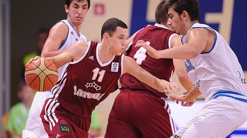 Andris Misters 2010. gadā izcīnīja trešo vietu Eiropas U18 čempionātā Viļņā, bet 2012. gadā U20 izlases sastāvā ieguva sesto vietu Eiropas jaunatnes čempionātā
Foto: Castoria/Marchi,...