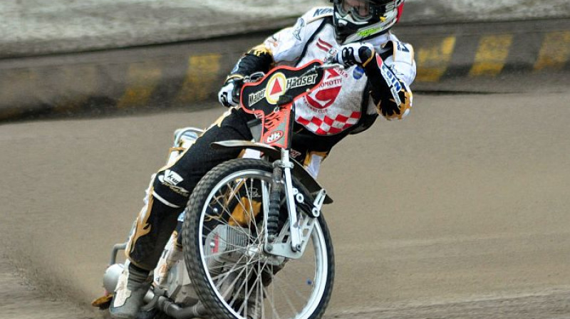 Kjasts Podžuks kļuva par Čehijas līgas bronzas medaļas ieguvēju Divišovas komandā un par vienu no galvenajiem medaļu kaldinātājiem komandas rindās. 
Foto: Ivars Račko, Sportacentrs.com