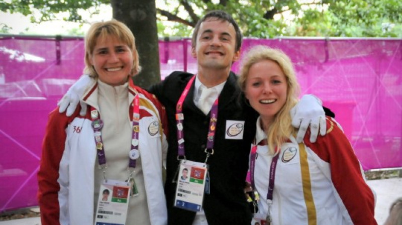 Rihards Snikus kopā ar trenerēm Olgu Šelleri (no kreisās) un Darju Tihomirovu
Foto: Juris Bērziņš-Soms