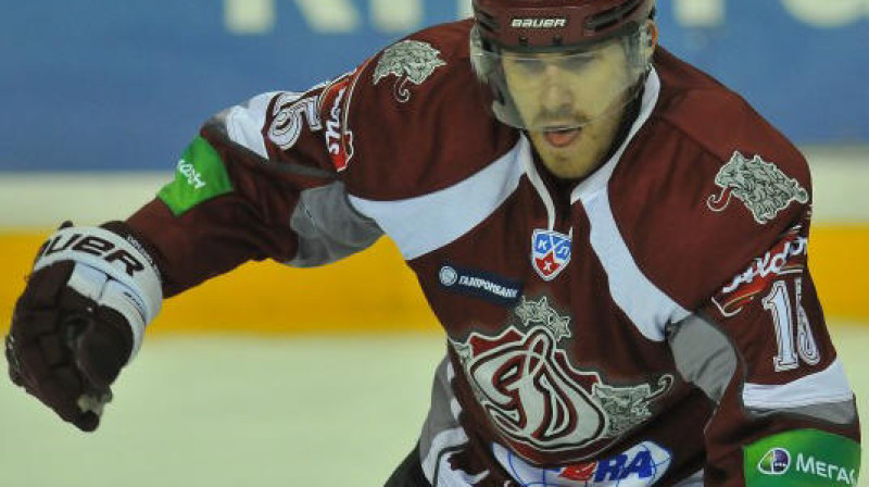 Mārtiņš Karsums iegrimis darba procesā. Foto: Romualds Vambuts, Sportacentrs.com