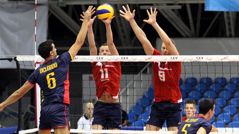 Deniss Petrovs un Viktors Koržeņevičs blokā
Foto: cev.lu