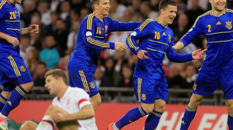 Ukraiņi pamatīgi "sašūpoja" angļus Vemblijā
Foto: AP/Scanpix