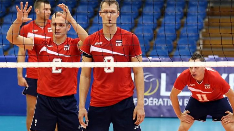 No kreisās Aivars Petruševics un Viktors Koržeņevičs
Foto: cev.lu