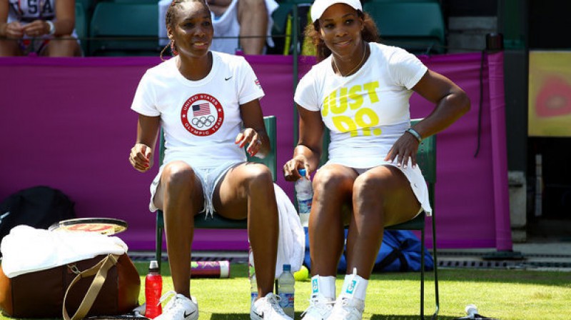 Epizode no "Venusa un Serēna" 
Foto: Clive Brunskill, latimes.com