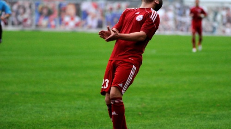 Alans Siņeļņikovs savainojuma dēļ tika nomainīts jau pirmajā puslaikā
Foto: Romāns Kokšarovs (f64)