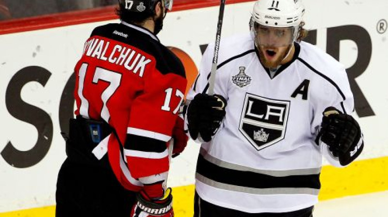 Iļja Kovaļčuks lokauta laikā spēlēs Sanktpēterburgā. Anže Kopitars - Zviedrijā?
Foto: AFP/Scanpix