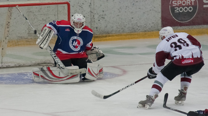 Liepājnieku vārtsargs Vadims Miščuks šodien nebija savas komandas glābējs.
Foto: Ģirts Gertsons