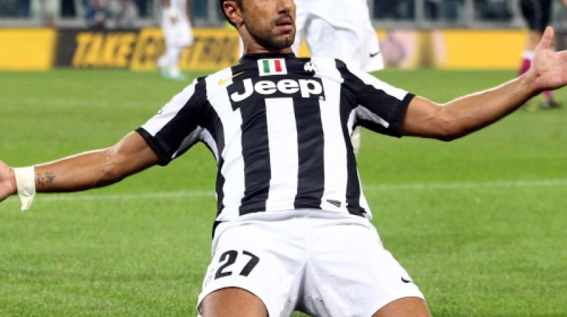 Fabio Kvaljarella priecājas par vārtu guvumu.
Foto: AP Photo / Scanpix