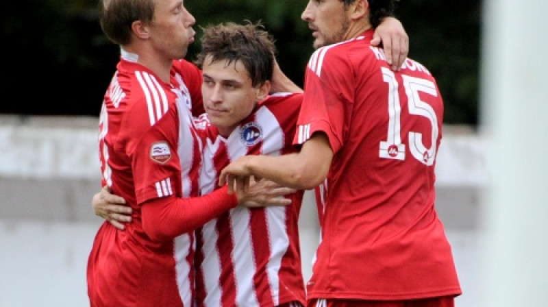 Genādijs Soloņicins, Valērijs Afanasjevs un Ģirts Karlsons
Foto: Romāns Kokšarovs (f64)