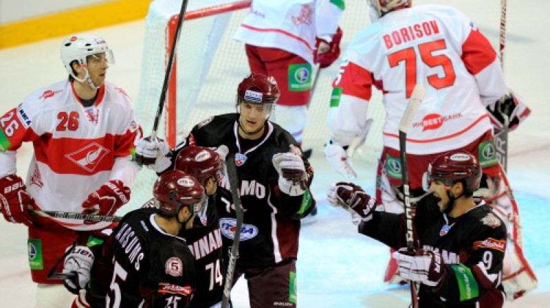 Vīri melnajā šodien uzvarēja
Foto: Romāns Kokšarovs (f64)