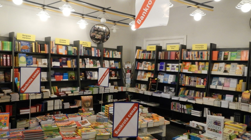 Bankrota cenas Zvaigznes grāmatnīcās!