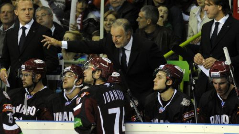 Vai Pekam Rautakalio azotē ir arī padomi par to, kā uzvarēt "Salavat Yulaev"?
Foto: Romāns Kokšarovs, Sporta Avīze, f64