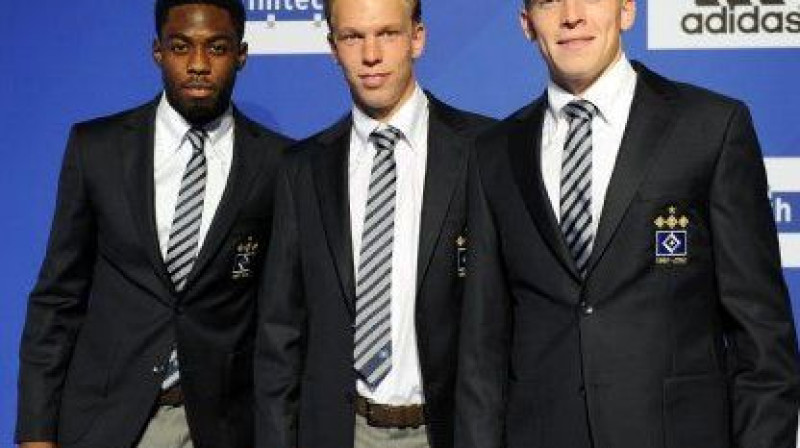 Artjoms Rudņevs (pa labi) ar komandas biedriem
Foto: Hamburger Morgenpost