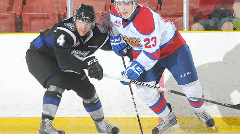 Edgars Kulda (pa labi)
Foto: whl.ca
