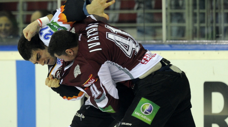 Arī par Raita Ivanāna lietderību šajās dienās skanstenē runā...
Foto: Romāns Kokšarovs, Sporta Avīze, F64