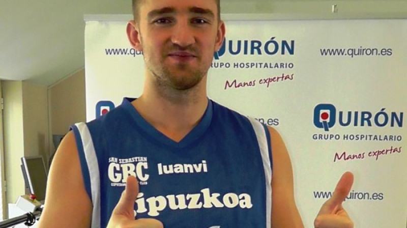 Rihards Kuksiks pirmajās divās spēlēs Sansebastjanas "Lagun Aro" sastāvā savācis 20 punktus
Foto: gipuzkoabasket.com