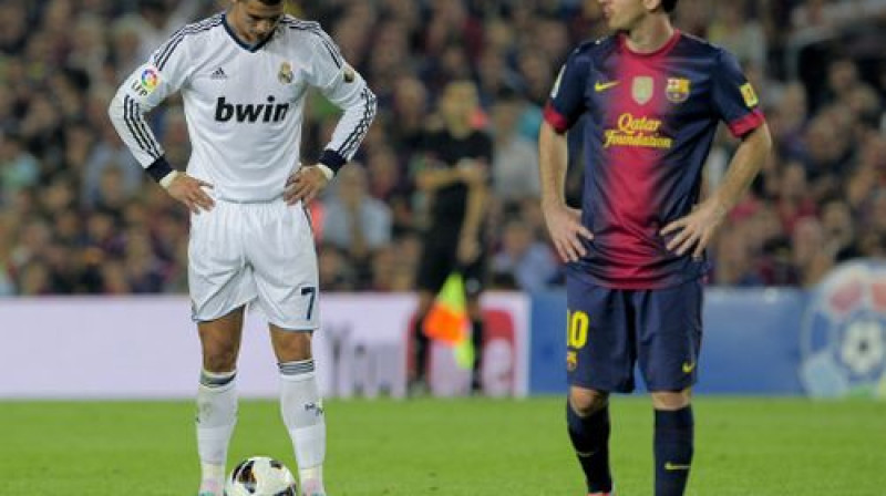 Krištianu Ronaldu un pēdējo trīs gadu labākais spēlētājs Lionels Mesi
Foto: AFP/Scanpix