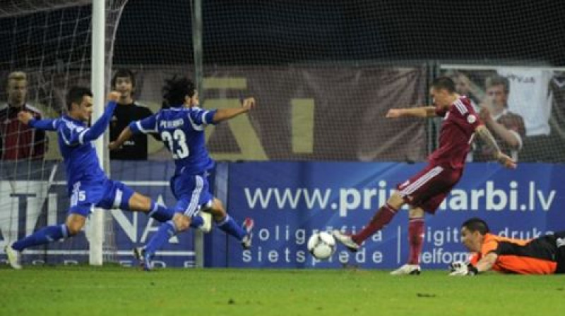 Vladimirs Kamešs gūst pirmos vārtus
Foto: Romāns Kokšarovs, Sporta Avīze/F64 Photo Agency