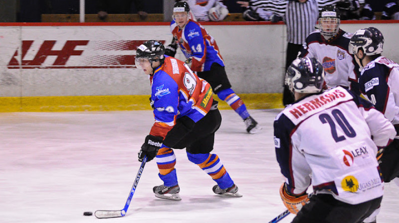 Kanādiešu uzbrucējs Šeins Hefernans turpina gūt vārtus

foto: rusantro.com