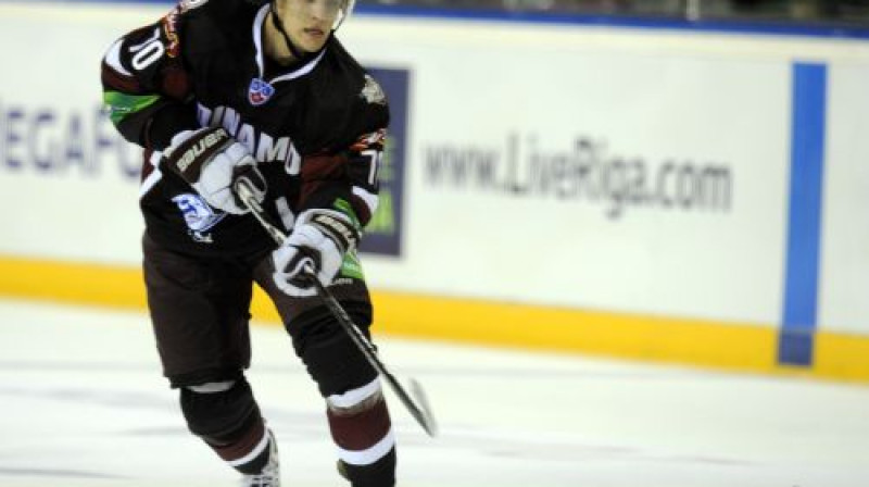 Vai "Dinamo" labākajam snaiperim Mikam Indrašim būs pa spēkam pārtraukt komandas "sauso" sēriju
Foto: Romāns Kokšarovs, Sporta Avīze/f64