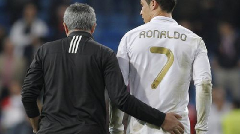 Žuzē Mourinju un Krištianu Ronaldu
Foto: AP/Scanpix