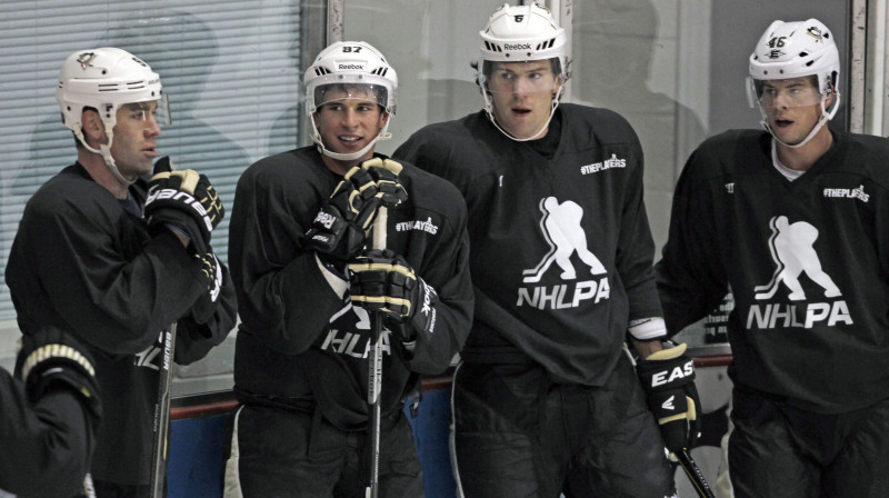 Lokauta laikā tie hokejisti, kuri nav devušies peļņā uz citām līgām, trenējas pēc pašu iniciatīvas 
Foto: AP/Scanpix