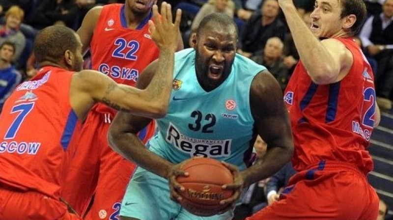 Austrāliešu centrs Neits Džovajs vairākas reizes uzlauza CSKA aizsardzību
Foto: AFP/Scanpix