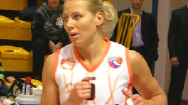 Anete Jēkabsone-Žogota mājās spēlē pret Noginsku iemeta 4 no 4 tālmetieniem, turklāt pirmos trīs realizēja 65 sekunžu laikā
Foto: basket.ugmk.com