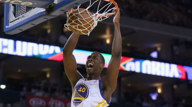 Harisons Bārnss aizvadīja karjeras spēli, palīdzot "Warriors" izcīnīt uzvaru 
Foto: AFP/Getty Images/Scanpix