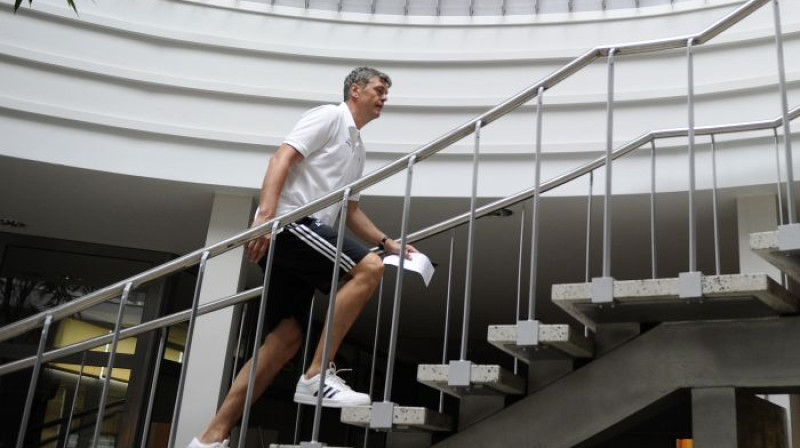 Salīdzinājumā ar iepriekšējo finālturnīru, rezultātu ziņā Bagatskim un Latvijas izlasei ir tikai viens ceļš - augšup...
Foto: Romāns Kokšarovs, Sporta Avīze/f64