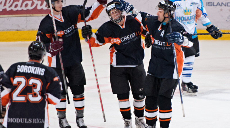 "SMScredit.lv" komandas hokejisti
Foto: Vladislavs Proškins