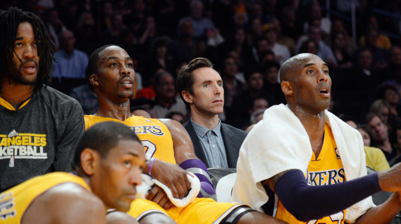 Džordans Hils (no kreisās), Meta Vorlds Pīss, Dvaits Hovards, Stīvs Nešs un Kobe Braients
Foto: AFP