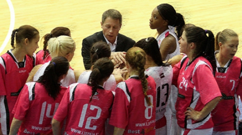 "Liepājas papīra" basketbolistes 18. novembrī izcīnīja ceturto uzvaru
Foto: Mārtiņš Sīlis