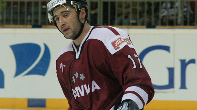 Koba Jass Latvijas izlases krāsās, gatavojoties cīņai pret Krievijas izlasi 2012. g. aprīlī. Foto: Āris Zobens