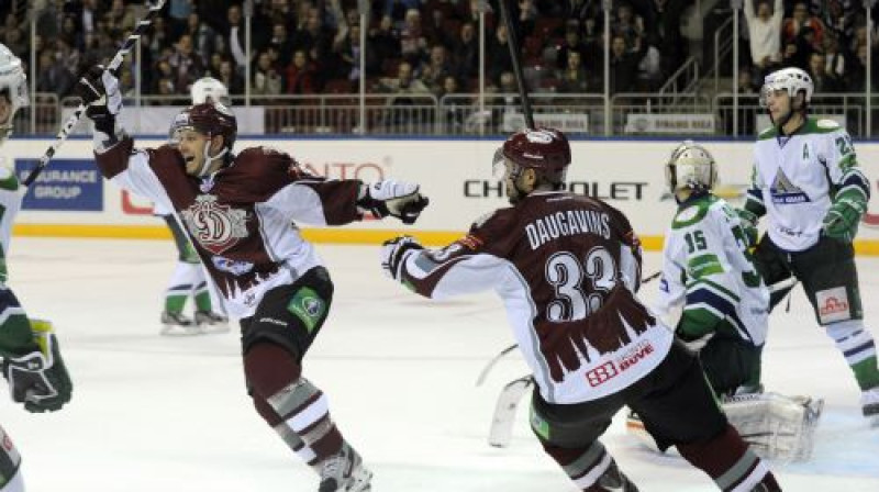 Pols Šehura svin vārtus pret "Salavat Yulaev"
Foto: Romāns Kokšarovs, Sporta Avīze/f64