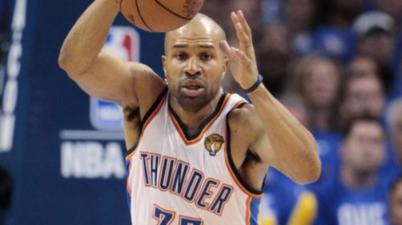 Dereks Fišers vēl Oklahomas "Thunder" sastāvā
Foto: Ap/ Scanpix
