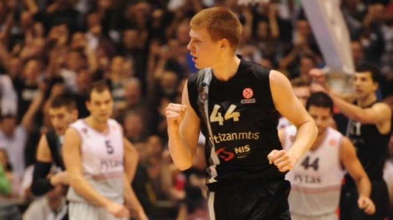 Dāvis Bertāns: 17 punkti uzvarā pār "Metalac" vienību
Foto: sport.blic.rs