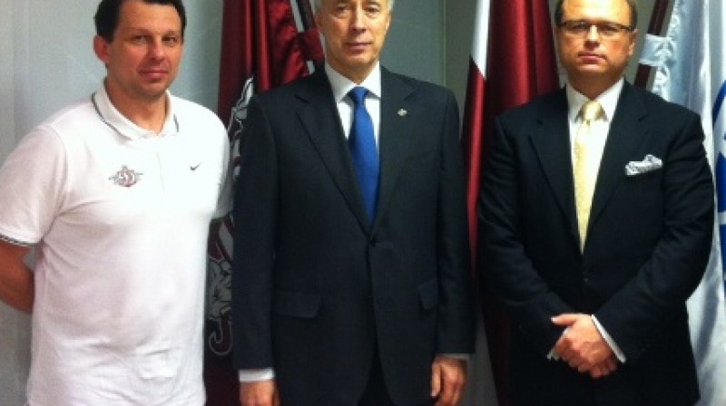 Juris Opuļskis, Zigmārs Priede, MHL izpilddirektors
Foto: mhl.khl.ru