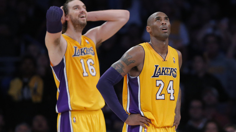 Pau Gazols un Kobe Braients 
Foto: AFP/Scanpix